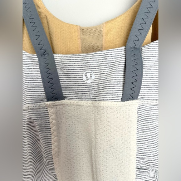 🍋Lululemon Tank in Ghost Blurred Grey Mini Stripe / Coal - Picture 8 of 8